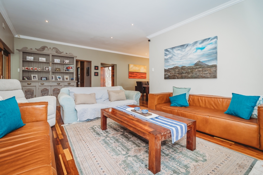 4 Bedroom Property for Sale in Heatherlands Western Cape